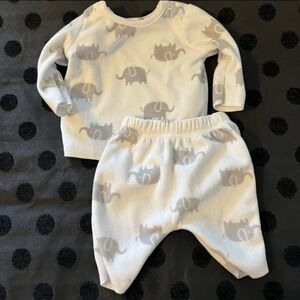 Carter’s Newborn Fleece Outfit Set | Gray Elephant | Cozy 2 Piece